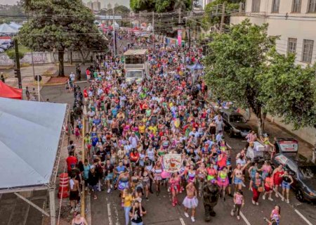 Blocos de rua atraem foliões e Campo Grande tem recorde de público no Carnaval 2024