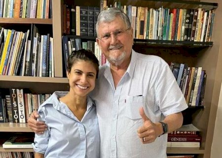 Camila ignora Zeca, diz que tem apoio de Lula e mantém pré-candidatura