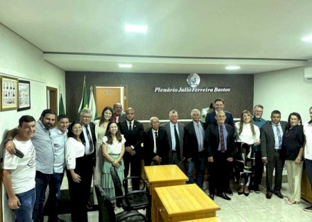 Em Vicentina, Sessão enaltece trabalho do Prefeito e destaca parceria entre Câmara e Prefeitura