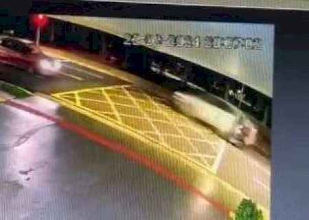 Motoentregador atingido por carro na Rua Ant&ocirc;nio Maria Coelho morre em hospital