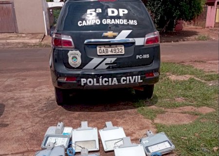 Em Campo Grande, Polícia Civil e Guarda Municipal recuperam luminárias furtadas