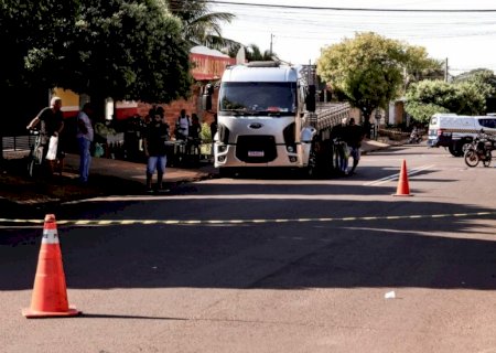 Motociclista morre após ser atingido por caminhão em Campo Grande