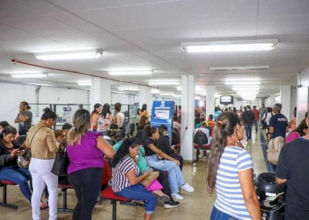 Chapeiro e professor est&atilde;o entre as 2,2 mil vagas de trabalho desta quarta-feira