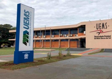 UEMS convoca professores aprovados em concurso público para exame admissional