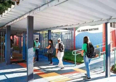 Lei &eacute; sancionada e autoriza doa&ccedil;&atilde;o de B&iacute;blia Sagrada em escolas