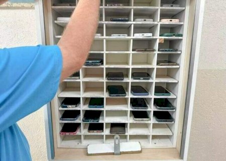 Conselho libera uso de celular para atividades em sala de aula