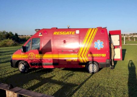 IVINHEMA: Homem é agredido após disparar arma de fogo em campo de futebol no Bairro Vitória