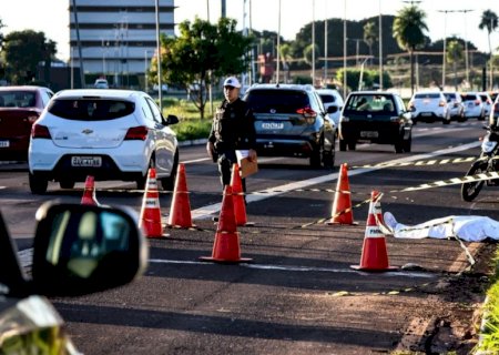 Motociclista bate em poste e morre na Duque de Caxias em Campo Grande