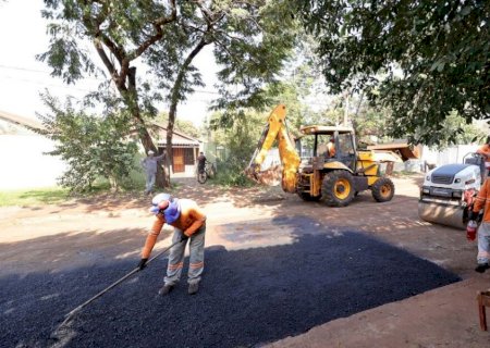 Prefeitura leva serviço de recuperação asfáltica para a região do Grande Flórida