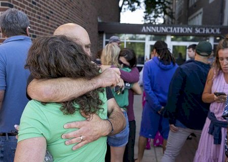 Atirador mata 2 crianças e deixa ao menos 17 feridos em escola dos EUA
