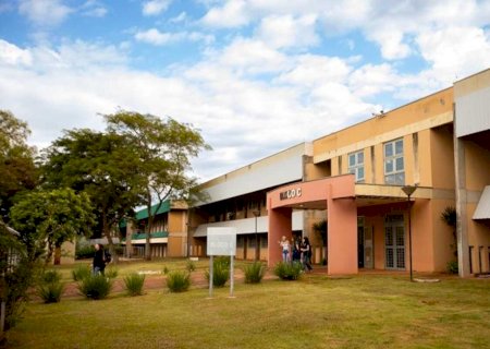 27 vagas: UFGD abre concurso para professor com salários de até R$ 13 mil; confira