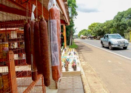 &Agrave;s margens da BR-163, comerciantes temem retirada de barracas com duplica&ccedil;&atilde;o>