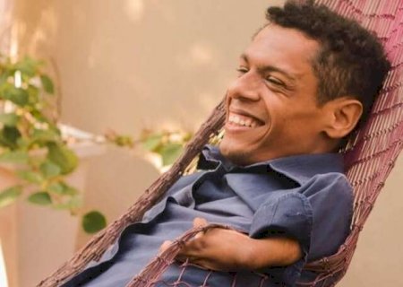 “Enterraram meu filho como indigente”, diz mãe de ex-atleta jogado de prédio>