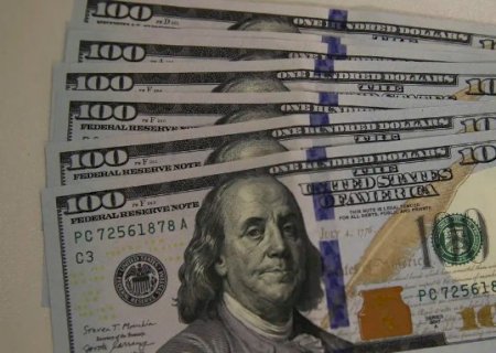 D&oacute;lar sobe a R$ 5,13 com tens&atilde;o entre EUA e Ir&atilde;; bolsa cai