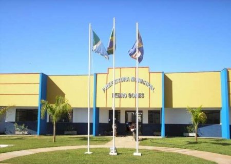 Justi&ccedil;a manda Pedro Gomes fazer concurso para professores ap&oacute;s 18 anos>