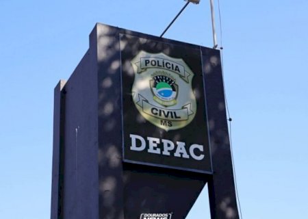 Homem é preso em Dourados após agredir a mãe de 68 anos com lata de tinta>