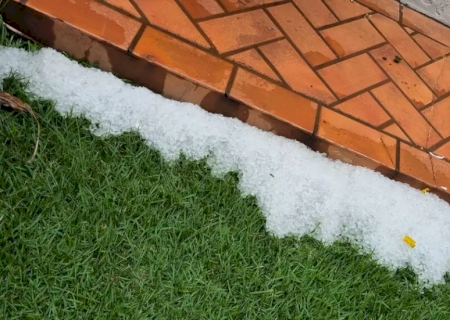 Em Chapadão do Sul, chuva de granizo foi intensa e durou cerca de 10 minutos