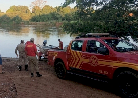 Bombeiros de Fátima do Sul fazem buscas para encontrar homem que pode ter desaparecido no Rio Dourados>