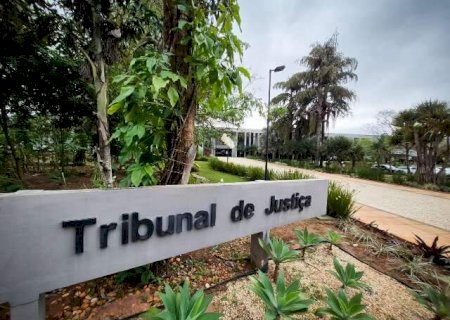 Faculdade cancela turma e &eacute; condenada por obrigar aluna a estudar fora do Estado