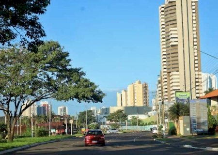 Calor de at&eacute; 33&deg;C marca domingo, mas chuva pode chegar em MS