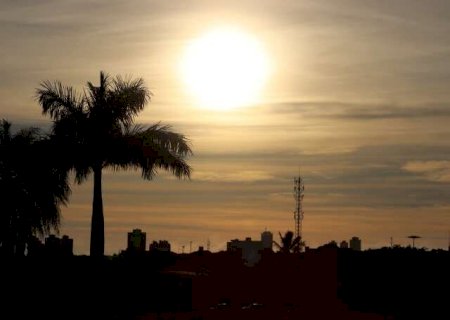 Sábado terá calor de até 34°C, tempo abafado e chance de chuva no Estado
