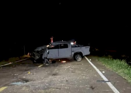 Colis&atilde;o entre moto e caminhonete mata ao menos 2 entre Amambai e Coronel Sapucaia>