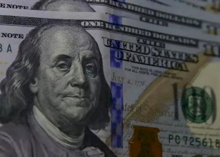 D&oacute;lar fecha a R$ 5 e bolsa sobe com negocia&ccedil;&otilde;es entre EUA e Ir&atilde;>