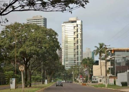 Ap&oacute;s dias de frio, domingo deve ter calor e chuva em MS>