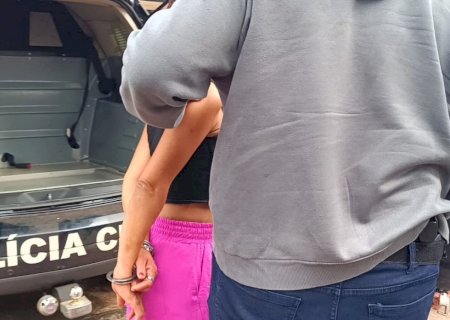 Mulher suspeita de incendiar banheiro com homem dentro é presa em Dourados>