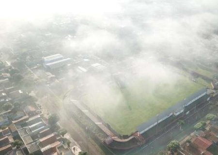 Após madrugada fria, Rio Brilhante amanhece tomada por neblina>