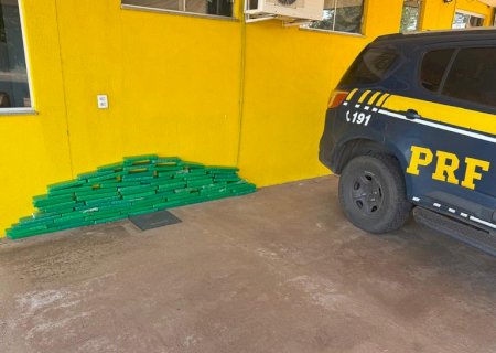 PRF apreende 114 Kg de maconha na BR-262>