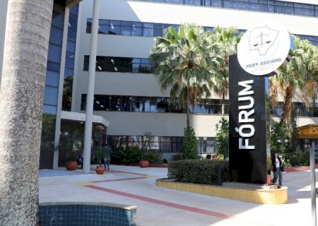 Erro em contrato de est&aacute;gio faz faculdade ser condenada em R$ 5 mil>