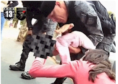 Beb&ecirc; de 1 m&ecirc;s se engasga com leite materno e &eacute; socorrido por policiais em MS>