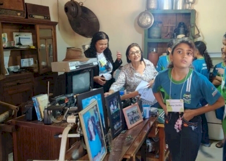 Visita a história: Em Jateí, prefeita e estudantes conhecem “Sala da Memória” do Sítio São Pedro>