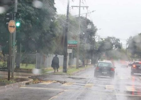 Campo Grande acumula at&eacute; 68 mm de chuva e segue sob alerta de temporal