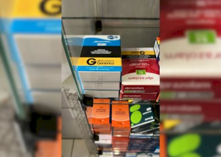 Farmacêutico é preso e drogaria lacrada por antibióticos em banheiro em MS