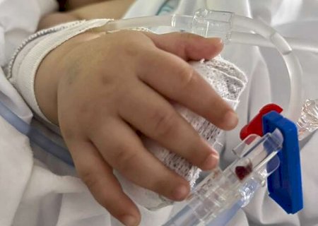 Mesmo com plano de sa&uacute;de, m&atilde;e de beb&ecirc; com bronquiolite luta por leito de CTI>