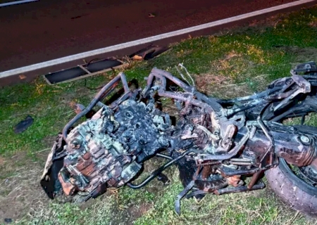 Motociclista morre na BR-163 em Dourados; motorista foge após abandonar caminhonete