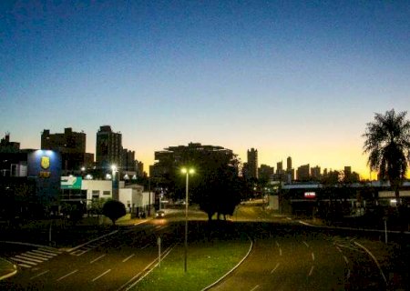 V&eacute;spera de feriado come&ccedil;a com frio de 5&deg;C, mas ter&aacute; sol e m&aacute;xima de 32&deg;C>