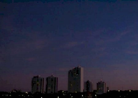 Frente fria muda tempo e traz risco de temporais no in&iacute;cio da semana>