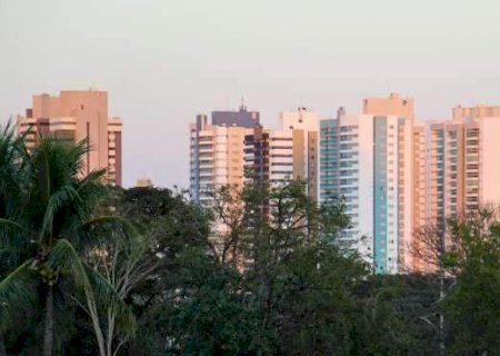 Tempo firme predomina em MS neste domingo, com calor de até 33°C